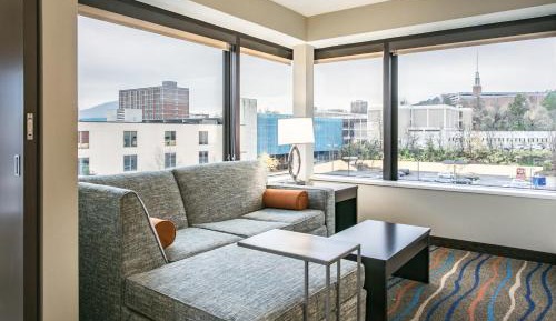 King Suite with Sofa Bed and City View