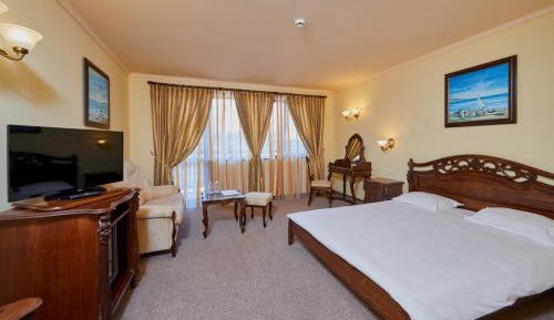 Suite with Balcony and Old Town View - Free Relax Zone Access