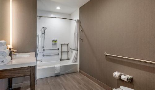 King Room - Mobility Access Tub/Non-Smoking