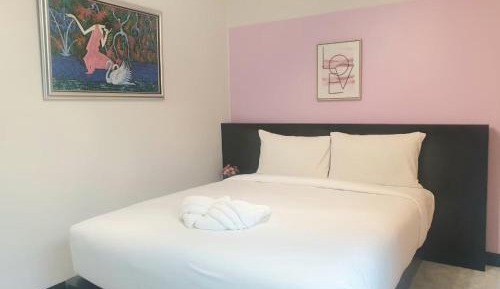 Standard Queen Room