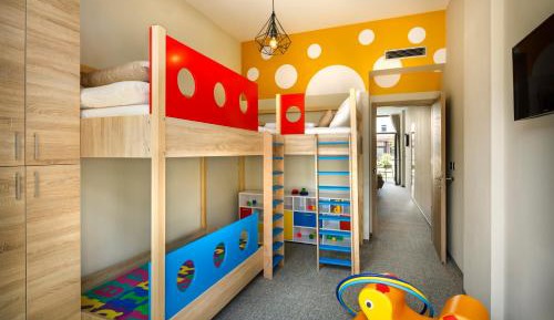 Premium Family Room (2 adults + 2 children)