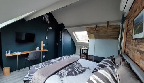 Deluxe Double Room with Shower