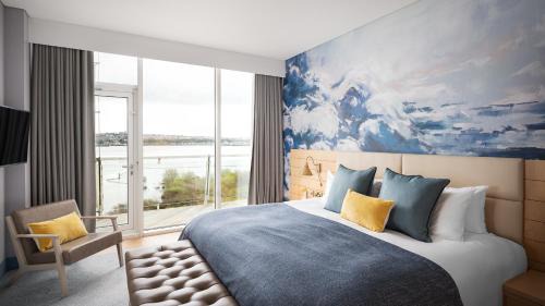 King Suite with Harbor View