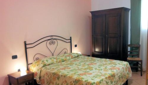 One-Bedroom Apartment - Annex