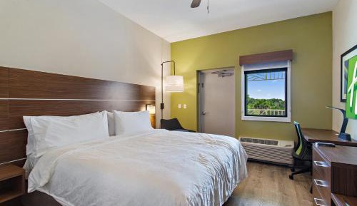 Standard King Room