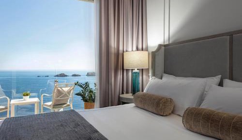 Royal Sky King Room with Sea View Room and Balcony
