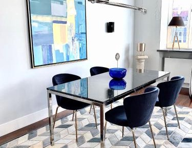 MONDRIAN Suite with Old Town Market Square view