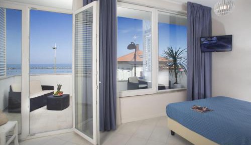 Two-Bedroom Apartment with Terrace and Sea View