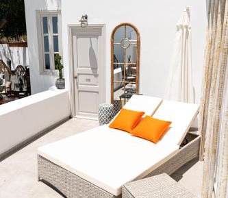 Junior Suite with Pool View