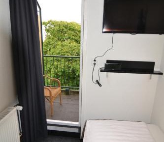 Standard Single Room with Shared Bathroom
