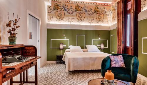 Deluxe Double or Twin Room with Balcony