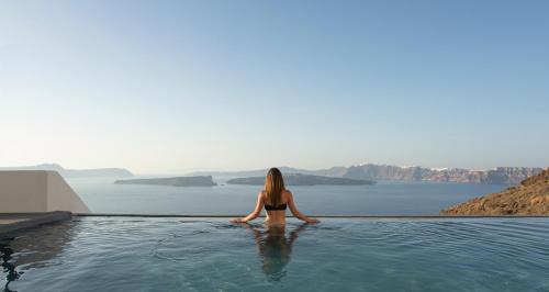 Two Bedroom Villa with Infinity pool & Hot tub