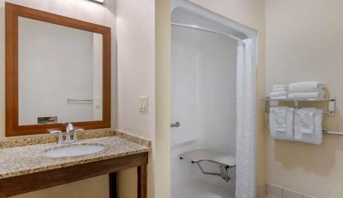 King Suite - Disability Access/Non-Smoking