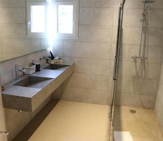 Family Room with Shower