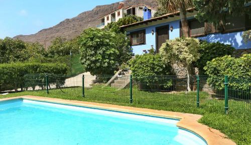 Villa with Garden View