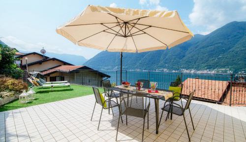 Apartment with Lake View