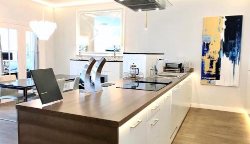 Luxury 3-Bedroom SIGNATURE Suite with Main Market Square view ( 175 m2)