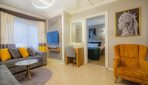 Superior King Suite