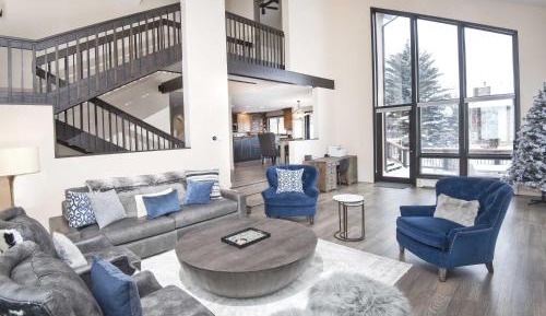 Four-Bedroom Holiday Home