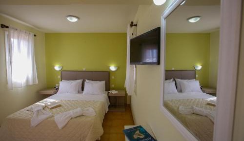 Superior One-Bedroom Apartment with Sea View