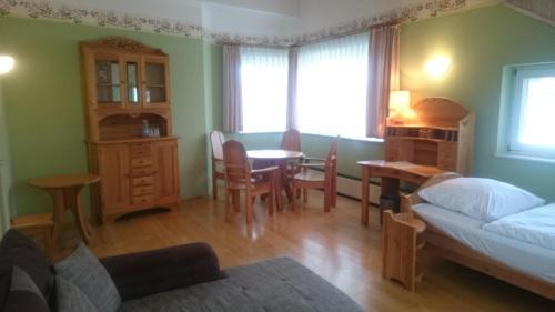 One-Bedroom Suite