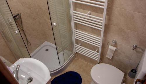 Twin Room with Private Bathroom