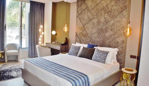 Suite with Pool View