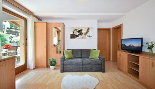 Superior One-Bedroom Apartment with Balcony