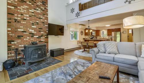 Three-Bedroom Holiday Home 