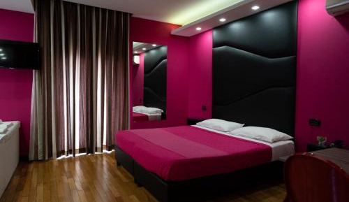 Suite with Hot Tub