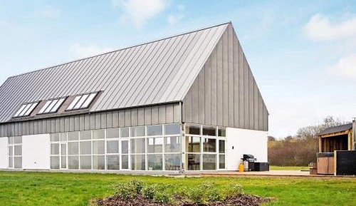 Four-Bedroom Holiday Home