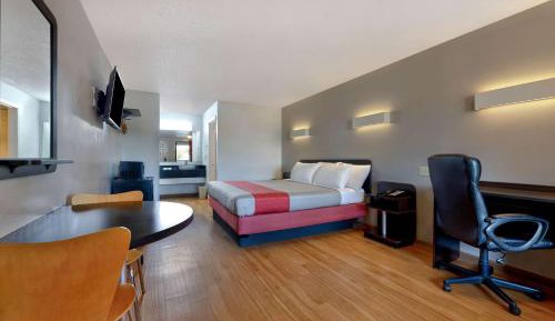 King Room - Non-Smoking