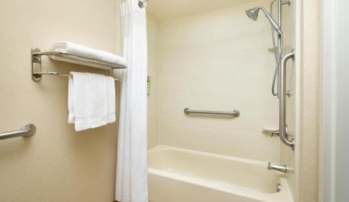 Double Room with Two Double Beds - Disability Access
