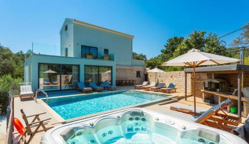  Villa with Private Pool