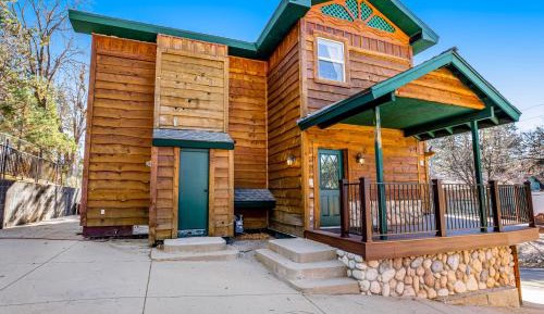 Five Bedroom Holiday Home