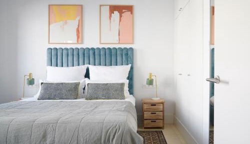 Large 1 Bedroom Apartment with Sofa Bed
