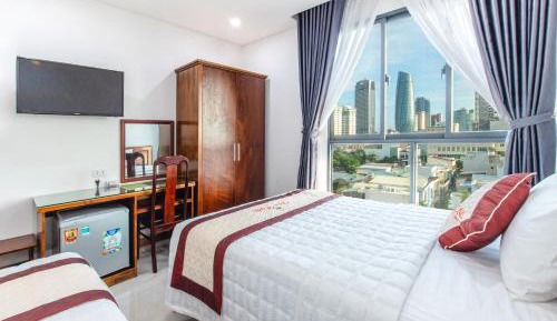 Deluxe Double or Twin Room with City View