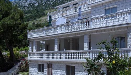 One-Bedroom Apartment with Balcony and Sea View