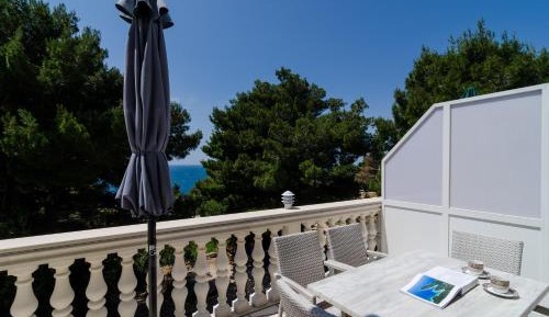 Comfort Two-Bedroom Apartment with Balcony