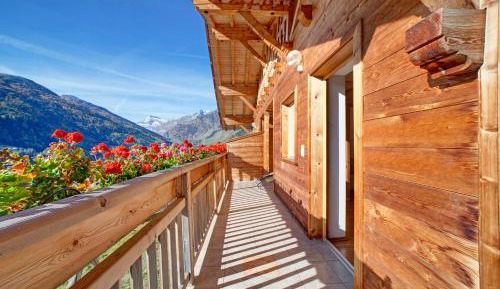 Superior One-Bedroom Apartment with Balcony