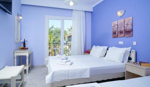 Triple Room with Bathroom