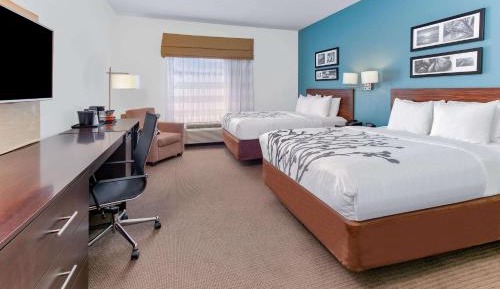 Queen Room with Two Queen Beds and Bath Tub - Mobility Accessible/Non-Smoking
