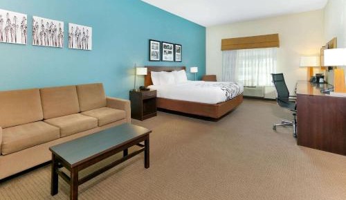King Room with Bath Tub - Mobility Accessible/Non-Smoking