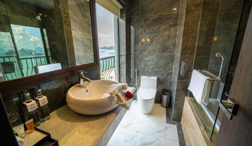 Queen Room with Sea View