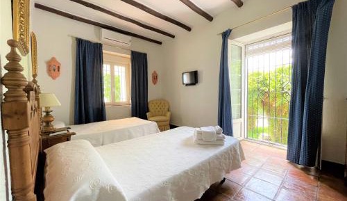 Twin Room with Private Bathroom