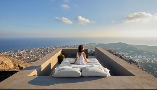 The Lodge with Private Heated Plunge Pool and Sea View