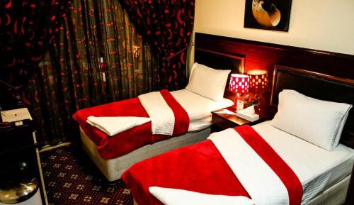 Deluxe Double Room (2 Adults + 1 Child)