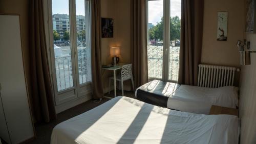 Triple Room with Port View