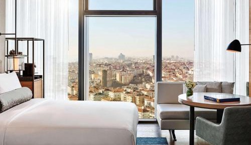 Fairmont Gold Room and Lounge Access