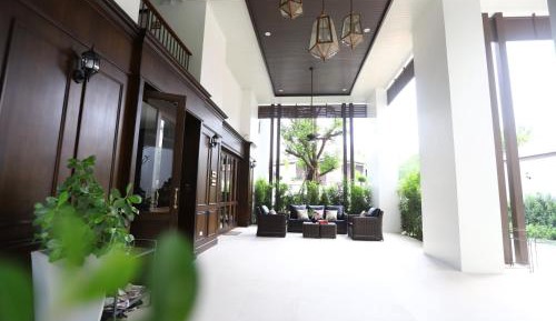 Queen Room with Garden View
